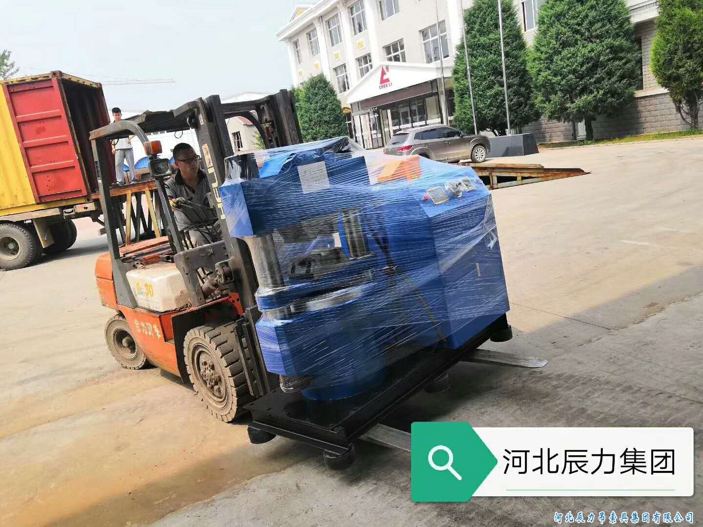 鋼絲繩纏放繩機器，鋼絲繩索具壓制機器，集體裝柜發貨